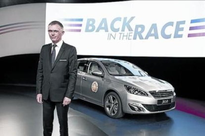 El presidente del Grupo PSA, Carlos Tavares, ha transmitido al presidente del Gobierno, Mariano Rajoy, un mensaje de tranquilidad por la compra de Opel por el consorcio francés, y ha asegurado que la empresa cumplirá en su totalidad los acuerdos firmados-