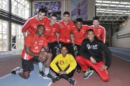 Los atletas del Caep y el Club Atletismo Numantino que estarán en el Nacional Júnior de Sabadell.-VALENTÍN GUISANDE