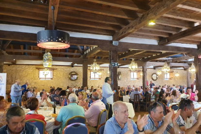 Socios de la Peña Madridista Soria en la comida en el Virrey Palafox de El Burgo de Osma. HDS