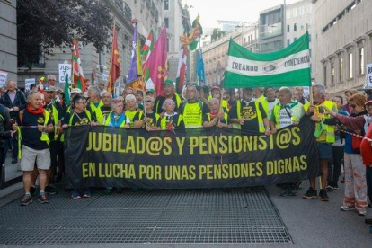 Protesta de pensionistas.-EUROPA PRESS / RICARDO RUBIO