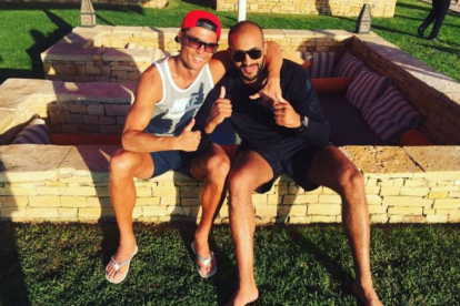 Cristiano Ronaldo, con su amigo íntimo marroquí Badr Hari.-TWITTER
