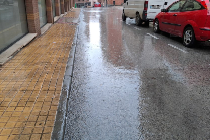 Lluvia continua durante toda la mañana de este lunes 19 en Soria.