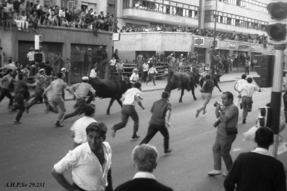 Encierrto del Sábado Agés por la Calle San Benito a finales de los 60
