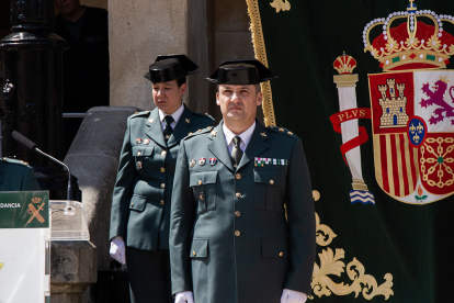 La toma de posesión de Sergio Peñarroya como jefe de la Guardia Civil en Soria ha sido en la plaza Mayor.