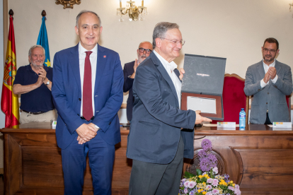 El homenaje al filósofo e intelectual ya fallecido fue en el Machado.