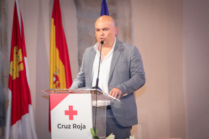 El nuevo presidente de Cruz Roja Soria, Eduardo Martínez, durante su intervención en el acto de toma de posesión.