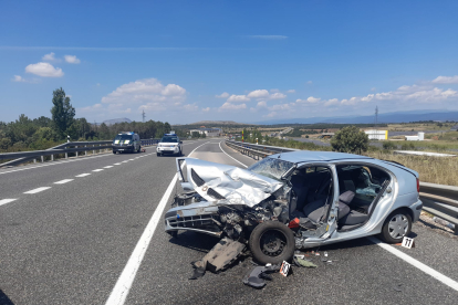 Estado de uno de los vehículos implicados en el accidente de tráfico en Soria.