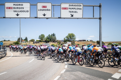 Felix Engelhardt se lleva el triunfo en la etapa Soria-Numancia-Soria de la Vuelta Ciclista a Castilla y León.