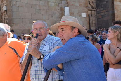 Pingada del Mayo en Vinuesa para iniciar las fiestas de 2023.