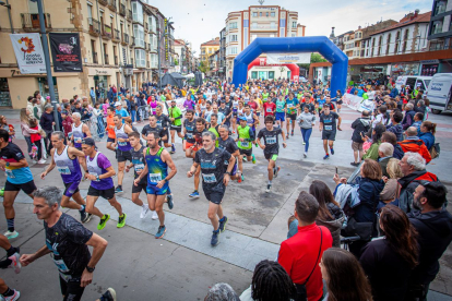Más de 300 corredores recorrieron 10 km. de distancia