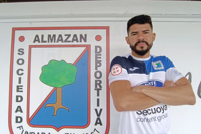 Leo Bahia refuerzo del Almazán para su delantera.
