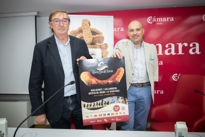 Samuel Moreno, presidente de la Asociación de Fabricantes de Torrezno de Soria, y Juanjo Delgado, director técnico de la Marca de Garantía.