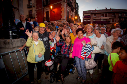 La Plaza Mayor abarrotada para disfrutar de los torreznos