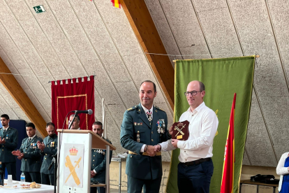 Celebración de la Guardia Civil en el día de la Virgen del Pilar en San Esteban.