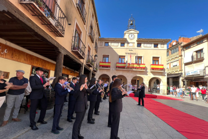 Celebración de la Guardia Civil en el día de la Virgen del Pilar en San Esteban.