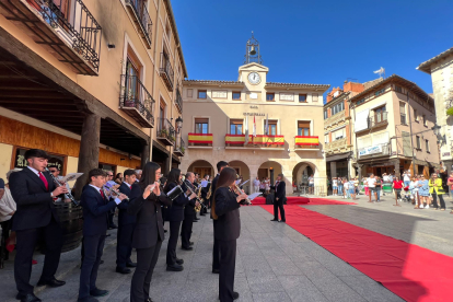 Celebración de la Guardia Civil en el día de la Virgen del Pilar en San Esteban.