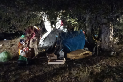 Desalojo de la acampada ilegal de recolectores de setas y boletus en Soria.