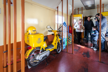 Visita de los trenes históricos del Torrenzo Express a Soria con vagones y locomotoras singulares.