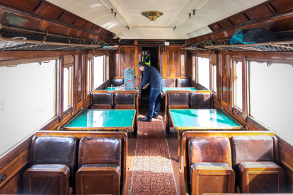 Visita de los trenes históricos del Torrenzo Express a Soria con vagones y locomotoras singulares.