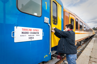 Visita de los trenes históricos del Torrenzo Express a Soria con vagones y locomotoras singulares.