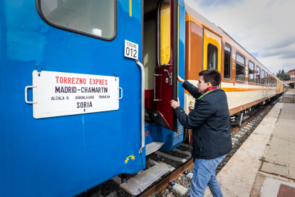 Visita de los trenes históricos del Torrenzo Express a Soria con vagones y locomotoras singulares.