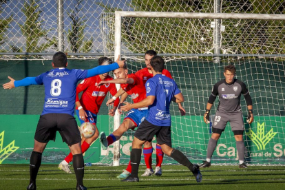 El Uxama se lleva el triunfo de la Ciudad Deportiva