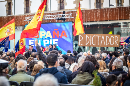 La concentración se desarrolló en la plaza Mariano Granados.