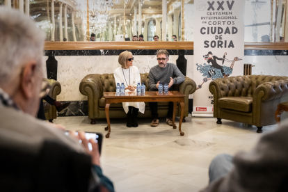 Alberto del Campo en un encuentro con el público en el Casino de Soria.