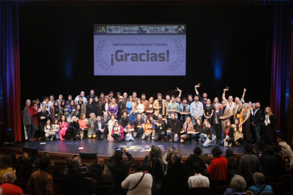 Foto de familia de todos los galardonados en el Certamen Internacional de Cortos Ciudad de Soria.