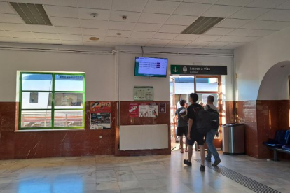 Interior de la estación de Renfe en Soria
