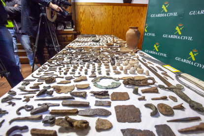 La Guardia Civil recupera más de un millar de piezas de un yacimiento de Barahona