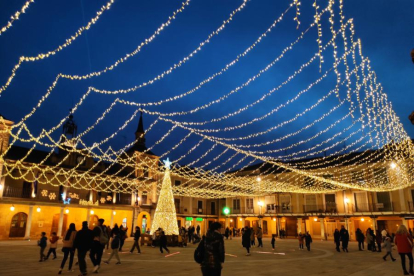 Iluminación navideña en El Burgo de Osma.