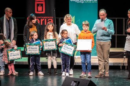 En el intermedio del Festival escolar de villancicos se han entregado los premios de la Peque Postal.