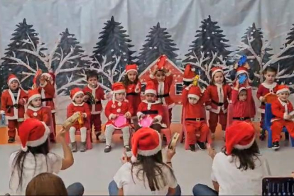 Celebración de la Navidad en el centro infantil Rosa León, uno de los 21 participantes