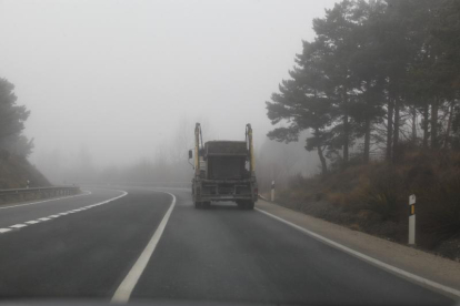 Niebla en una vía nacional en Soria.