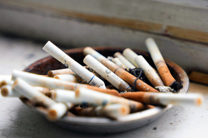 El consumo de cigarrillos cae en favor de productos más baratos como la picadura de pipa.