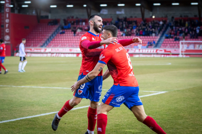 En Numancia celebra el 25 aniversario de Los Pajaritos con una victoria ante la Segoviana.