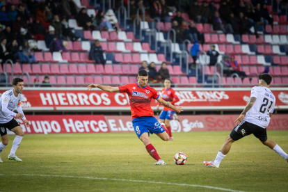 En Numancia celebra el 25 aniversario de Los Pajaritos con una victoria ante la Segoviana.