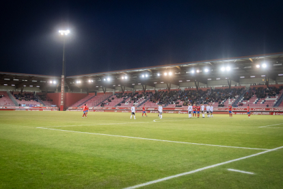 En Numancia celebra el 25 aniversario de Los Pajaritos con una victoria ante la Segoviana.