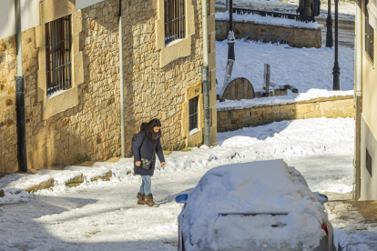 Dos días después, la nieve y el hielo siguen presentes en las calles