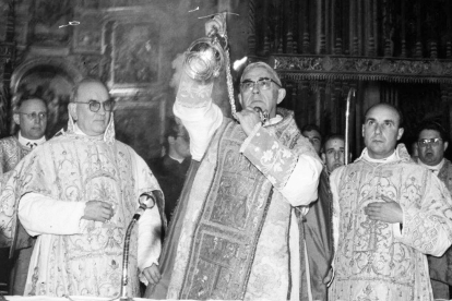 Timoteo Ruiz Ruiz, cardenal Tarancón y José Arranz Arranz el 25 de enero de 1970.