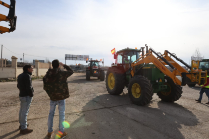 La tractorada es ajena a organizaciones agrarias y políticas, según los convocantes.