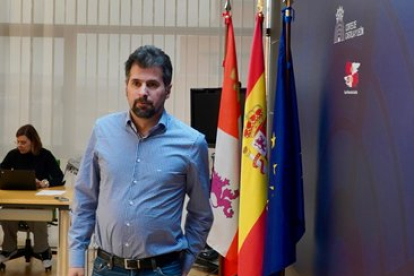 Luis Tudanca, en el grupo del PSOE de las Cortes, este martes.-ICAL