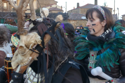 Fuentetoba celebró el carnaval recuperando a su Perico Paja.