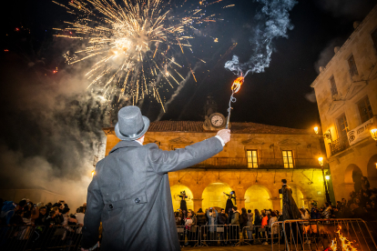 Soria despide el Carnaval 2024 con un espectacular Entierro de la Sardina en la plaza Mayor.