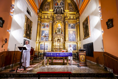La imagen fue presentada en la Iglesia del Carmen en una ceremonia religiosa