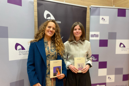 Josefina Aguilar Recuenco y Anna Cristóbal Lecina, ganadora de los premios de Poesía.