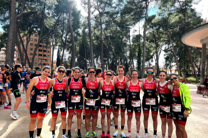 El equipo femenino del Triatlón Soriano.