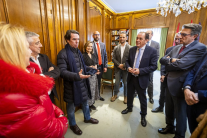 Encuentro del ex-presidente del Gobierno en Diputación
