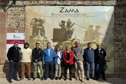 Inauguración sobre la exposición de la batalla de Zama en Garray.